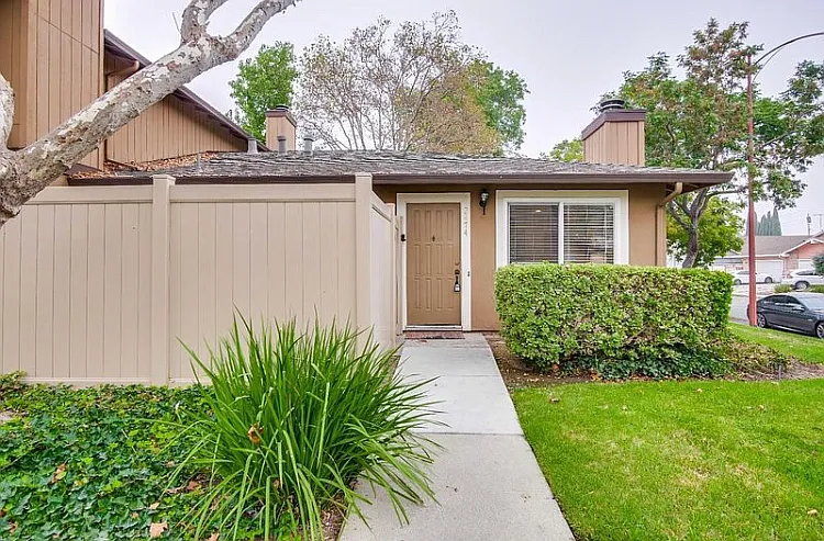 2474 Clear Spring Ct — Photo 20