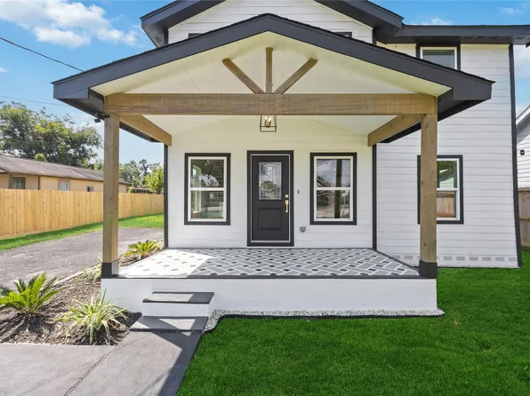 2420 Woodard St, Houston, TX 77026