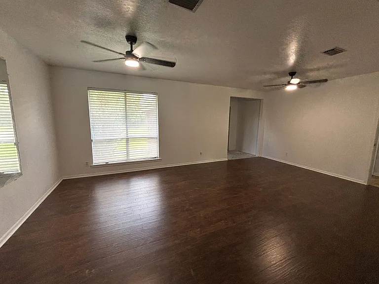1008 Francais Dr — Photo 4