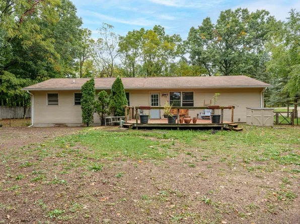 28949 62nd Ave, Lawton, MI 49065