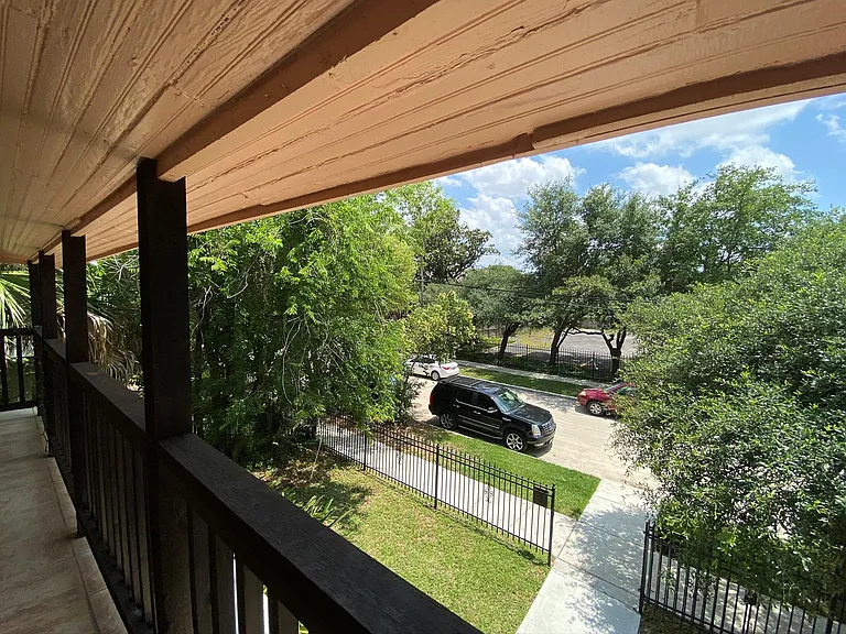 520 Sul Ross St — Photo 41