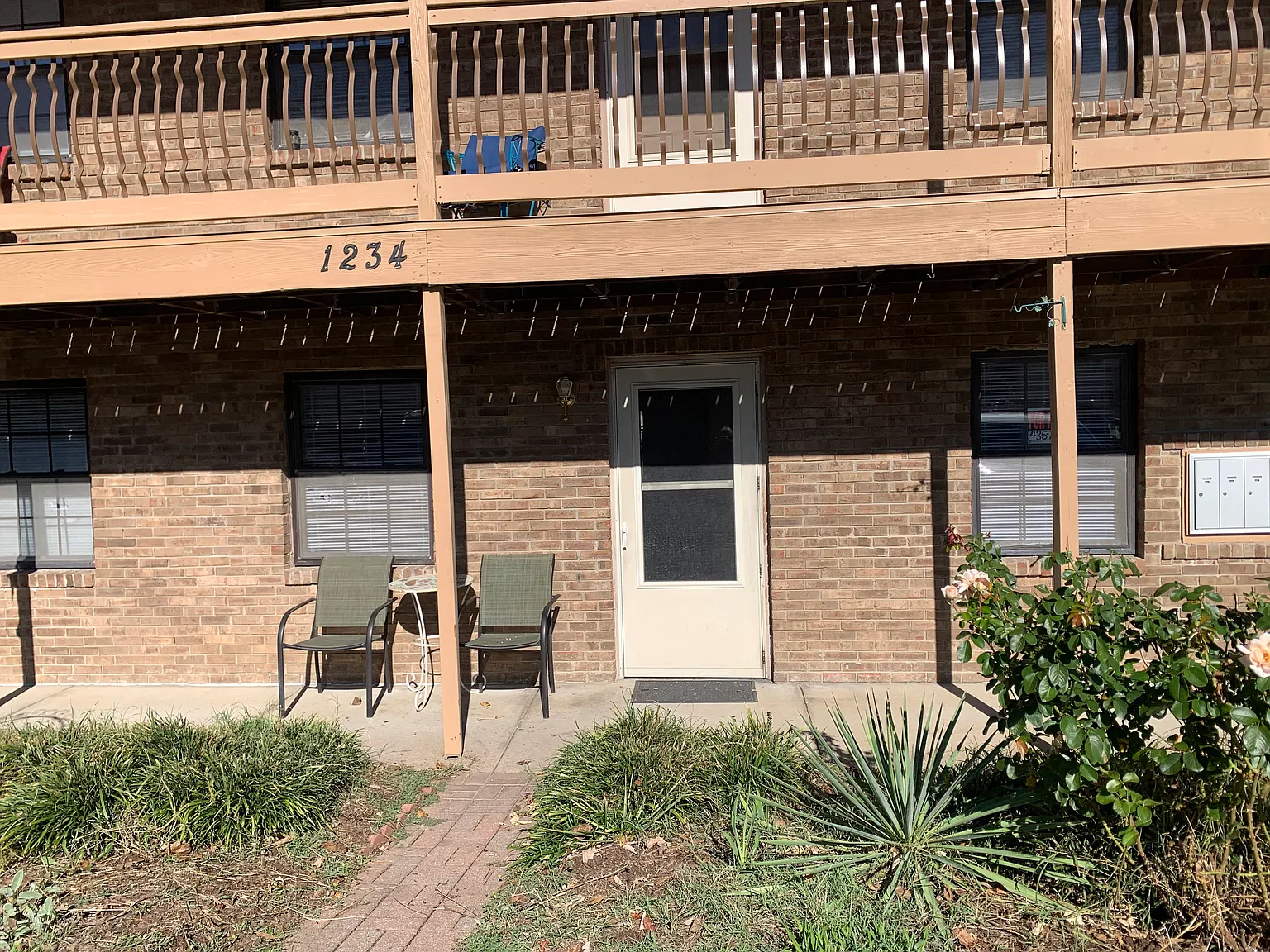 2 bed, 750 sqft, $1,200 — Photo 3