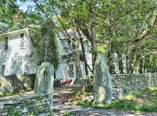 745 Union St, Portsmouth, RI 02871