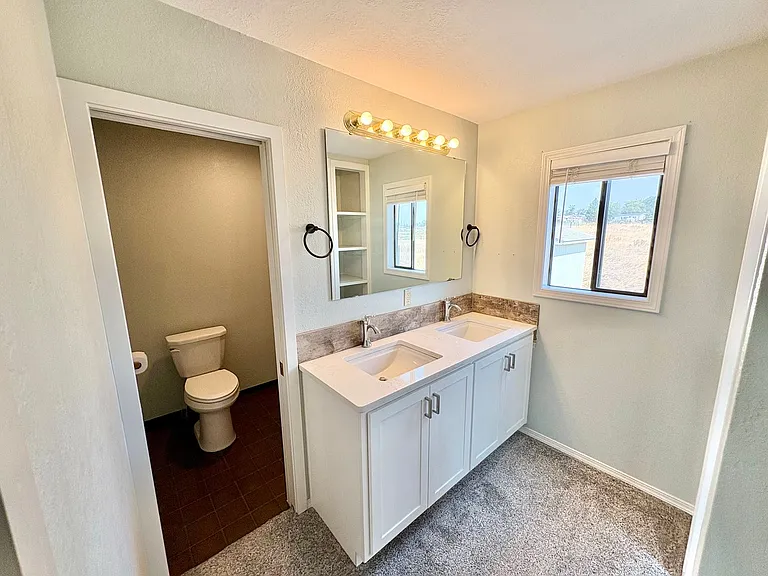 1175 E Elm Ave — Photo 7