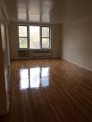 Rented by Roberto Guilbet, LREB