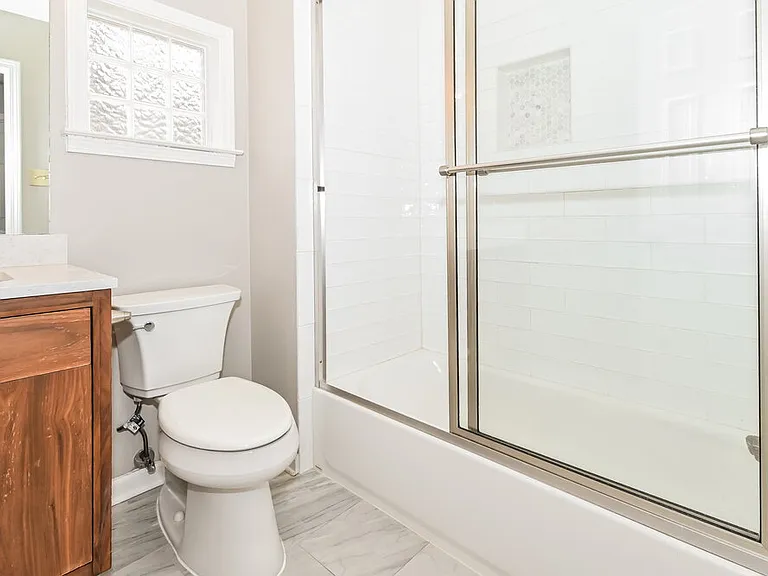 2236 Oak Hollow Ln — Photo 16