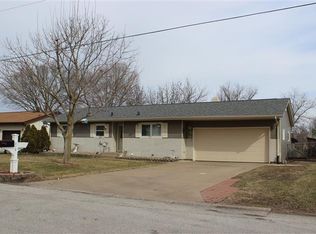 210 W 14th Ave, Coal Valley, IL 61240