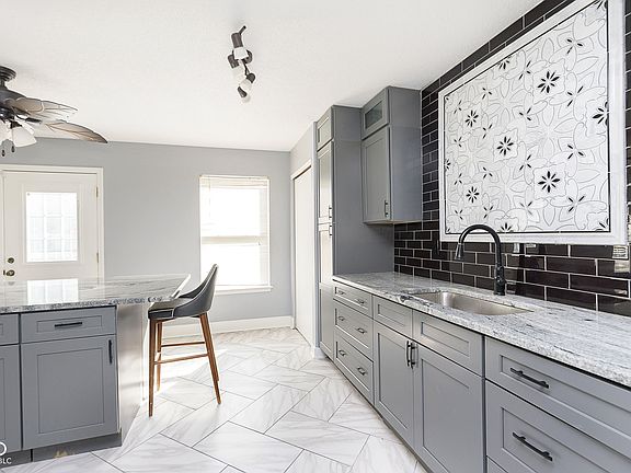 4th image of 1825 Wandflower Cir