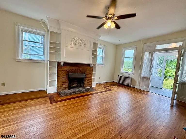9 Franklin Pl — Photo 2