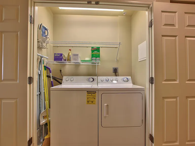 215 W College Ave #513 — Photo 5