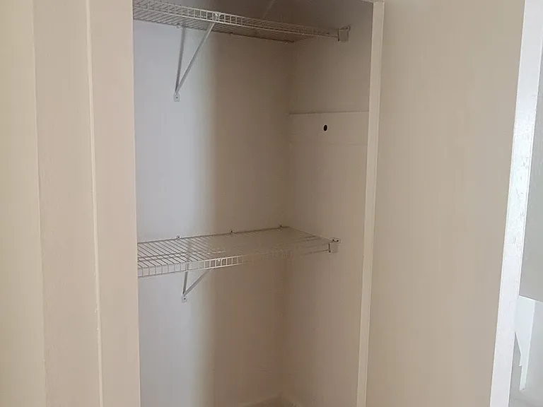 535 Maple Ave — Photo 5