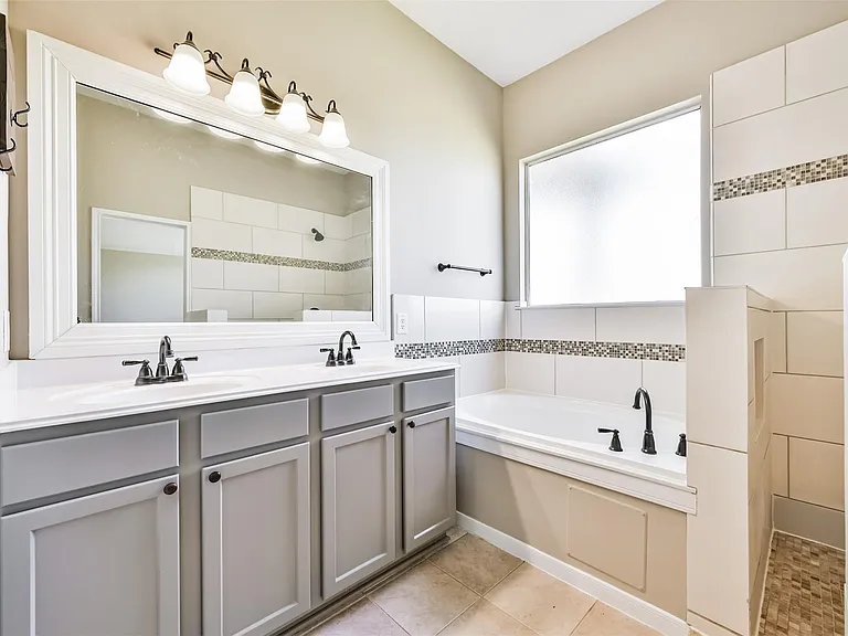 13719 Rolling River Ln — Photo 20