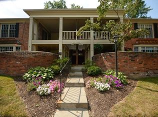 1240 Ashford Ln, Akron, OH 44313