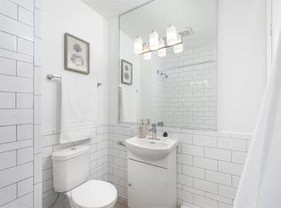 5 Glenavon Rd #11, Toronto, ON M6K1C9