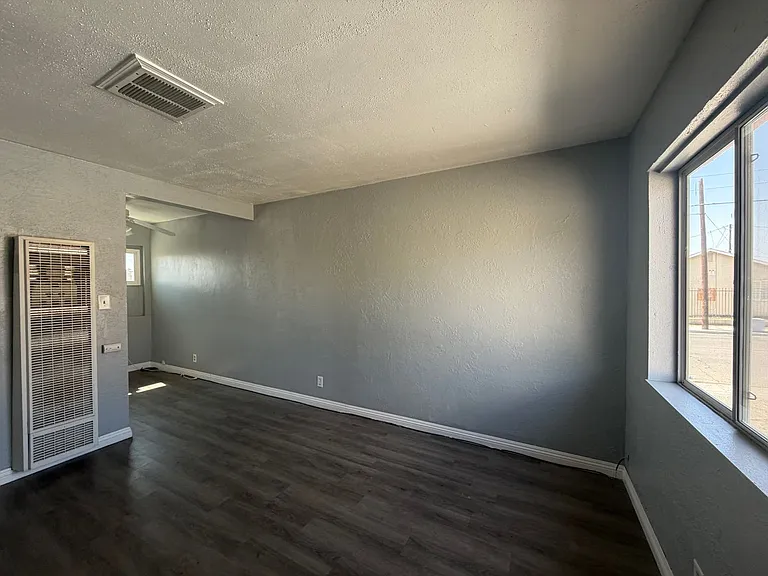 P156 — Photo 3