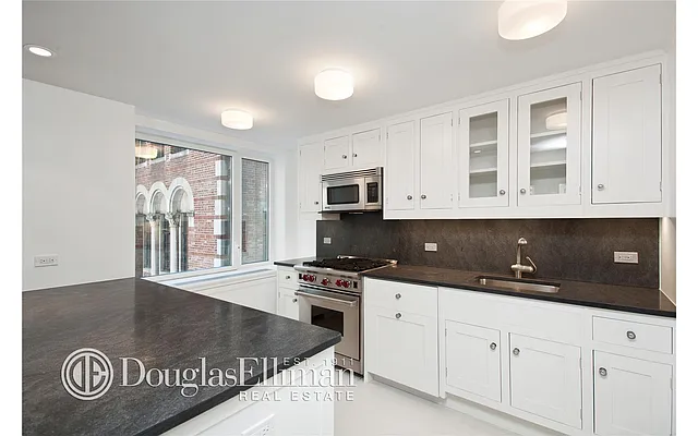 Rented by Douglas Elliman | media 16