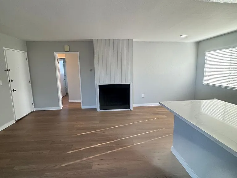 Harbor Terrace Apartments — Photo 10