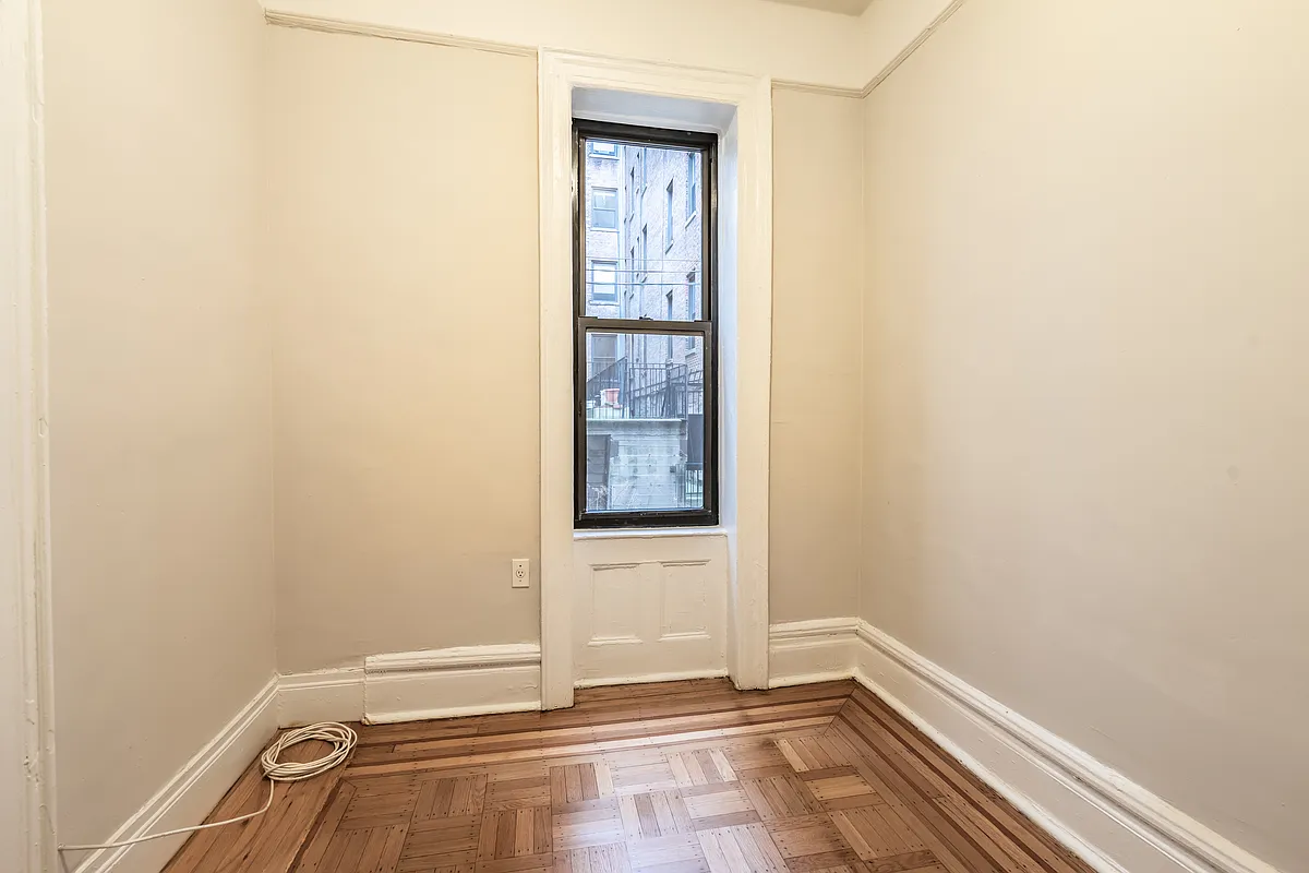Building Photo - 189 Claremont Ave #21