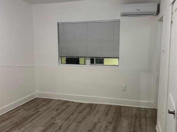 1552 SW 2nd St #9