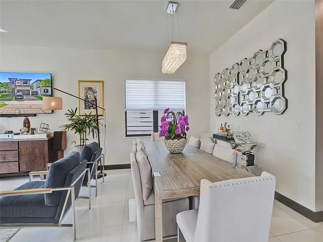 15501 NW 88th Ave — Photo 4