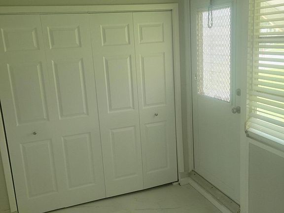 4th image of 2101 NE 1st Court #101
