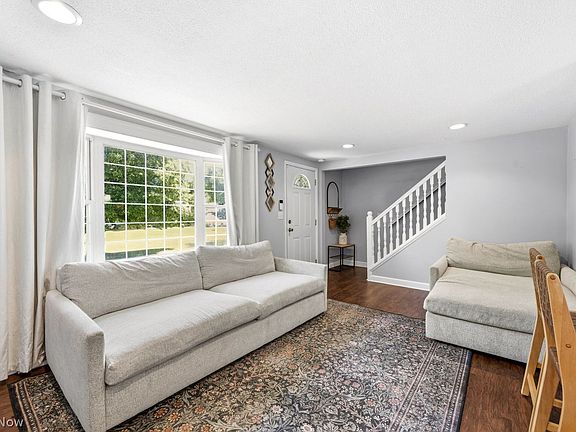 5th image of 33839 Willowick Dr