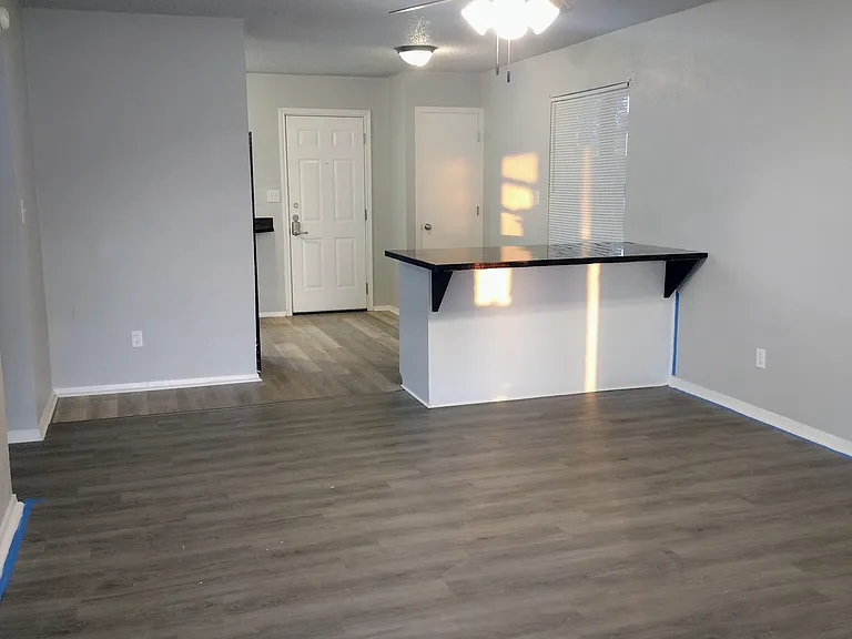 508 N Terry St #502 — Photo 4