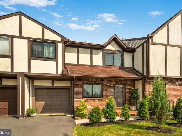 14 Coventry Sq, Trenton, NJ 08628