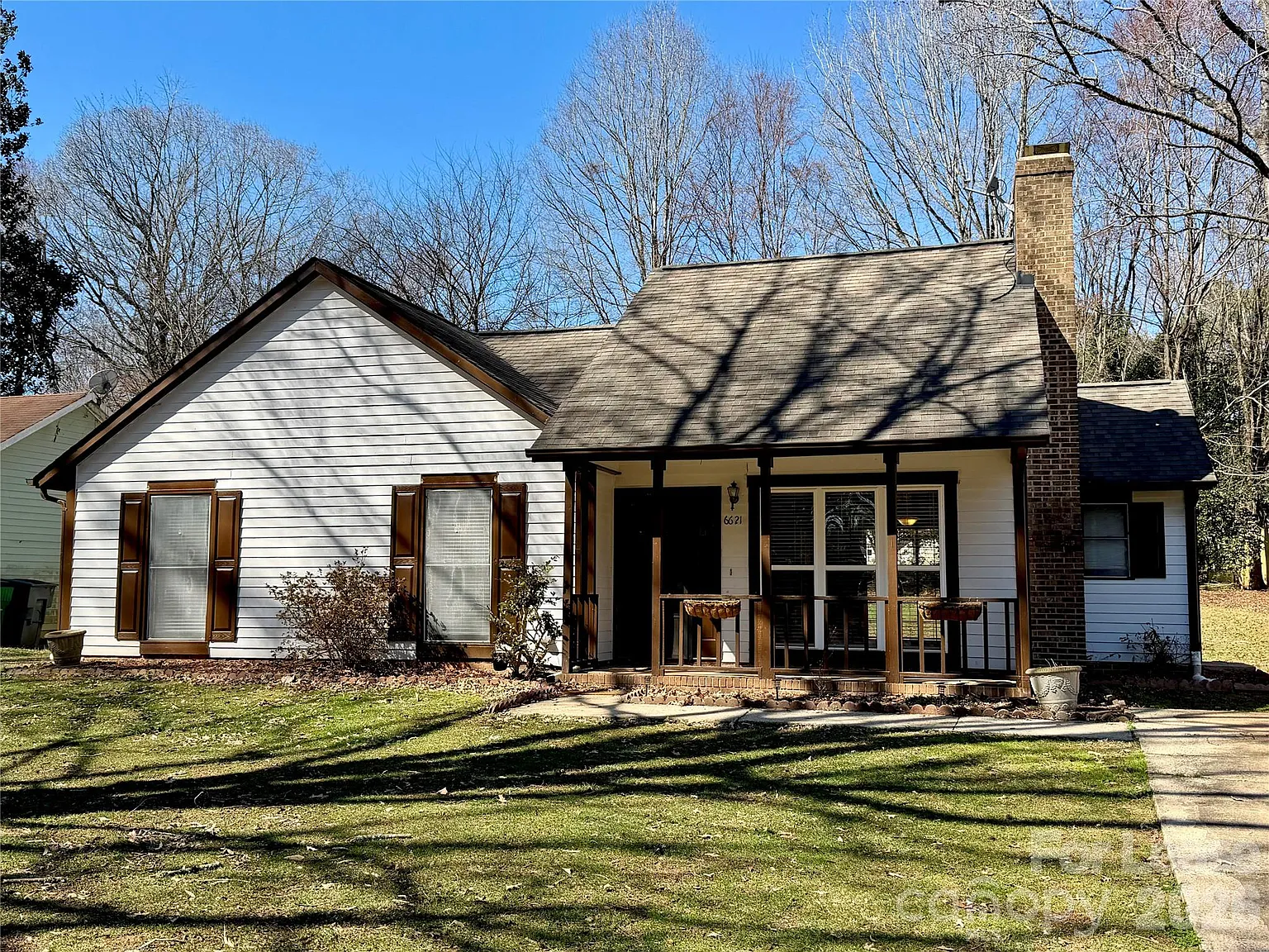 3 bed, 1.5 bath, 1048 sqft, $1,700 — Photo 2