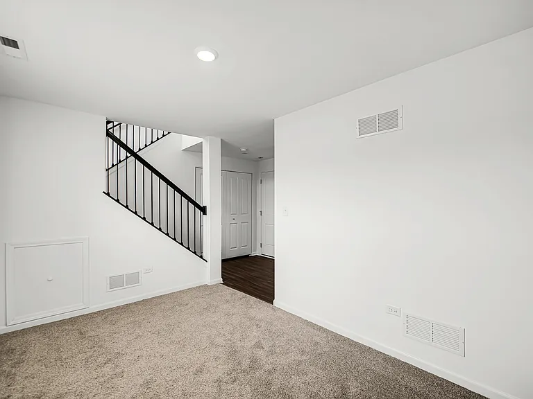 25720 W Yorkshire Dr — Photo 22