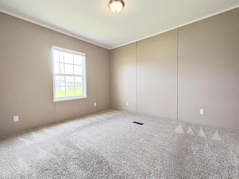 321 Dawn Ln — Photo 4