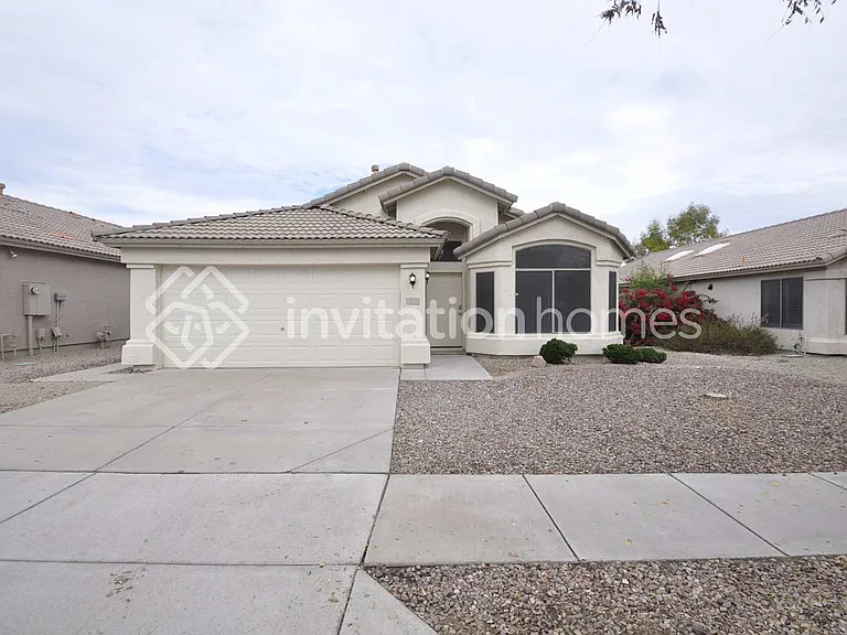 3034 E Captain Dreyfus Ave — Photo 1