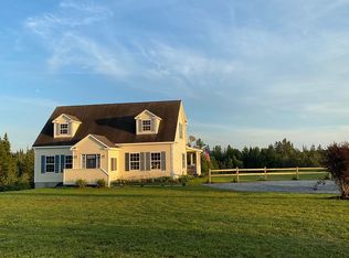 504 Salls Rd, Greensboro Bend, VT 05842