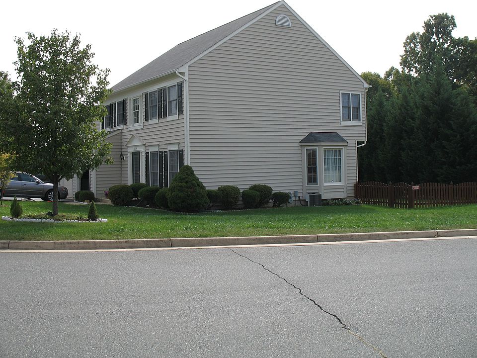 2nd image of 10314 Lexington Ct