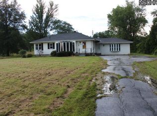 3136 Parkman Rd, Southington, OH 44470