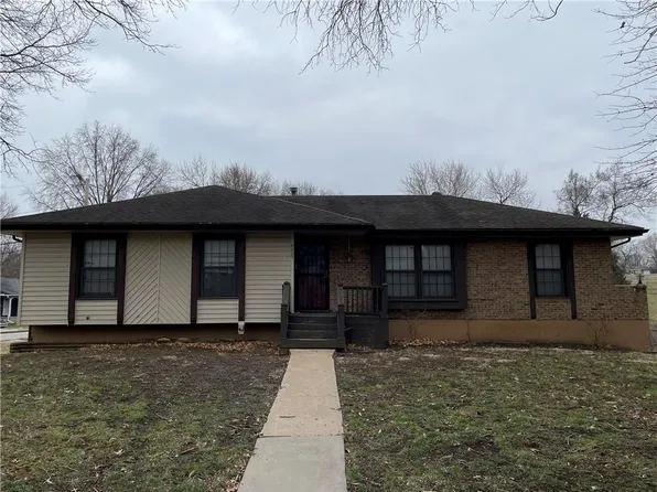 8827 E 111th St, Kansas City, MO 64134