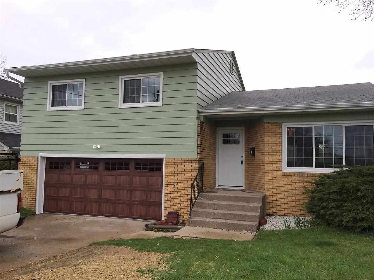3404 W Locust St photo 1