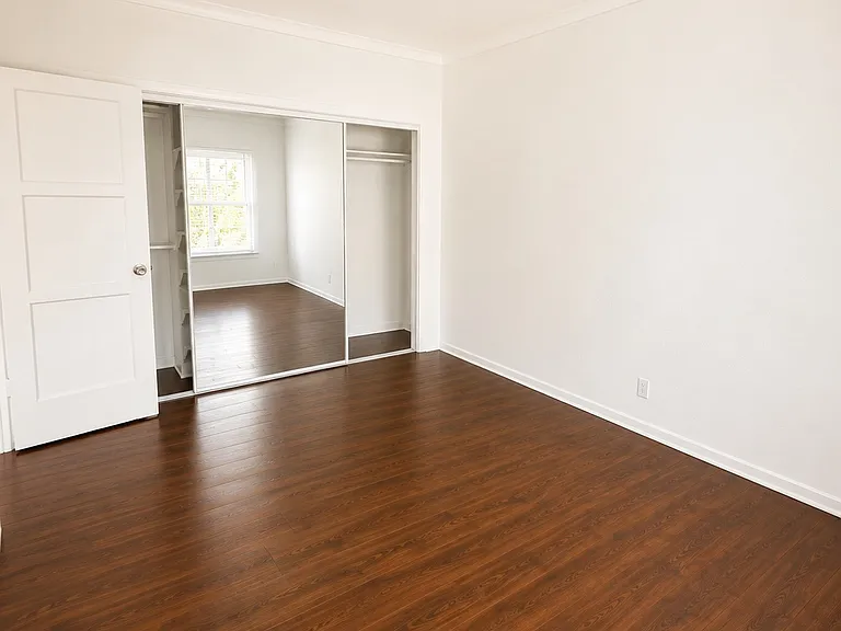 152 S Maple Dr #7 — Photo 8