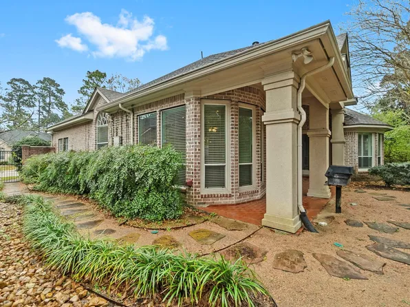 27 E Palmer Bend, The Woodlands, TX 77381