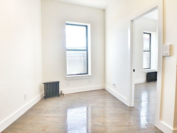 3rd image of 53-23 Roosevelt Ave #3M