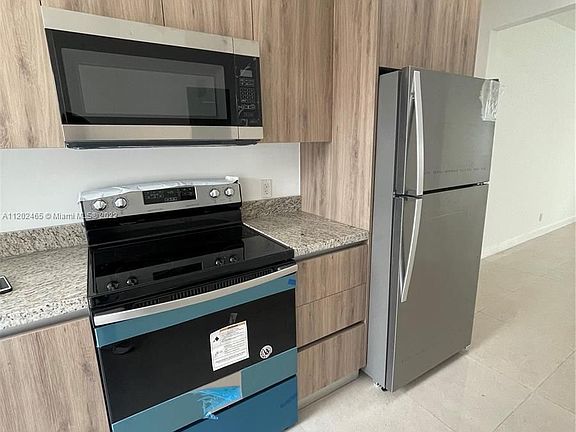 2nd image of 1995 Calais Dr APT 4