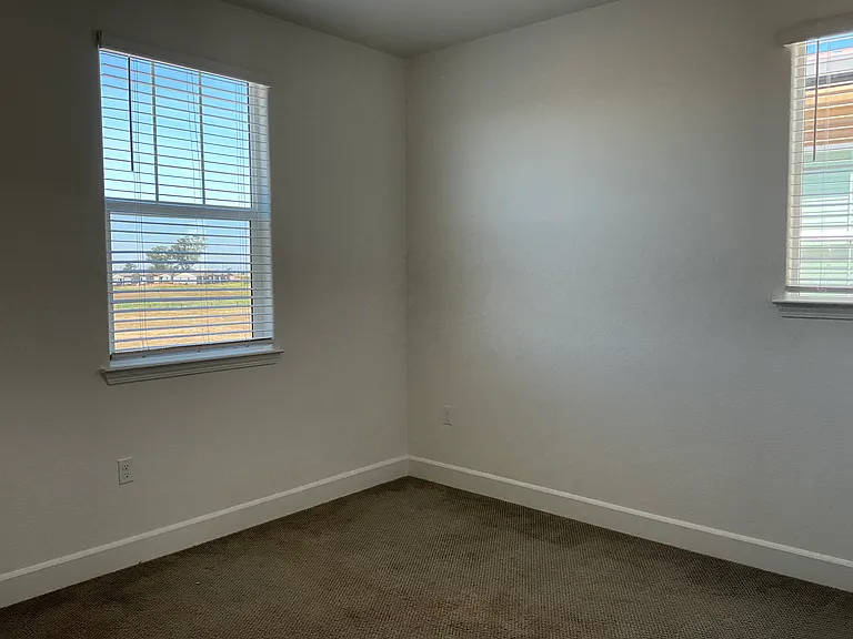 3249 Garibaldi Dr — Photo 11