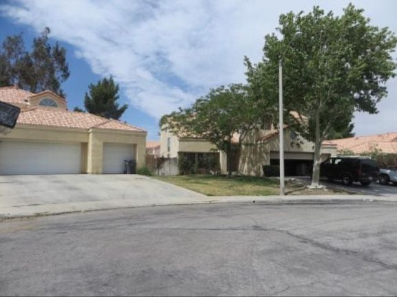 3rd image of 4027 Lexington Ct