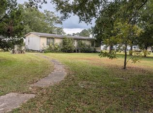 233 Pineview Road, Richlands, NC 28574