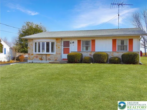 49 S Kemp Rd, Kutztown, PA 19530