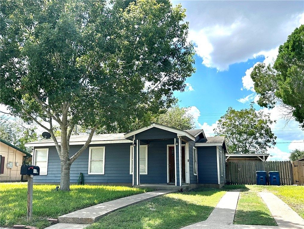 209 N Lightburne St, Beeville, TX 78102 MLS 427921 Zillow