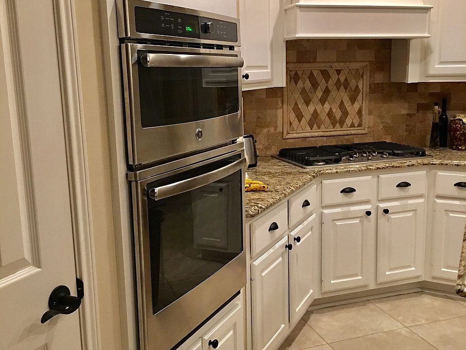 1st image of 2715 Lakeside Village Dr