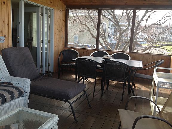 Screen porch.
