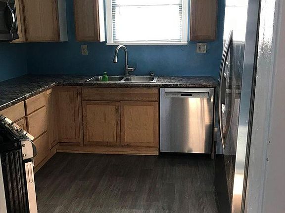 5th image of 3204 Cuming St #A