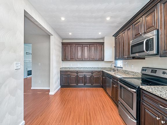 5th image of 1552 Fleetwood Ave